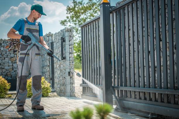 Best Gutter Cleaning and Brightening in Mbria, CA