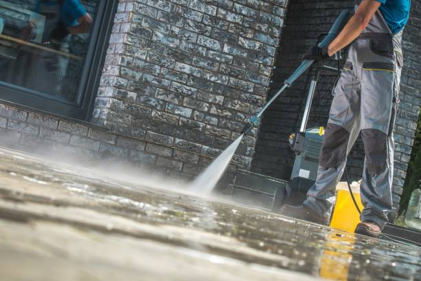 Best Deck and Patio Pressure Washing in Mbria, CA
